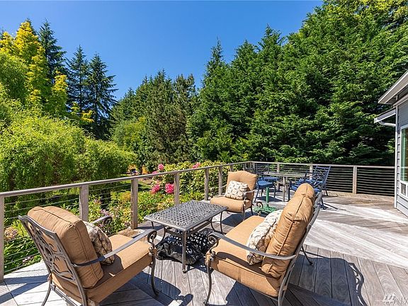 3rd image of 8743 Sungate Pl NE