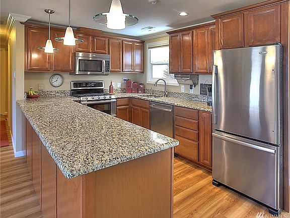 5th image of 5118 N 31st St