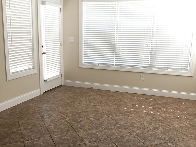 7 Royal Oak Dr NE — Photo 7