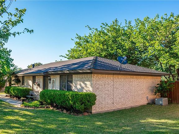 3rd image of 125 Bowie Cir