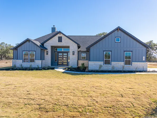 147 Pradera Ridge, Floresville, TX 78114