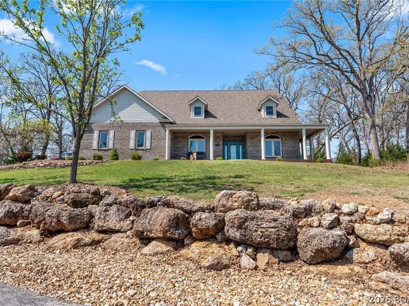 183 Guinevere Ct, Camdenton, MO 65020