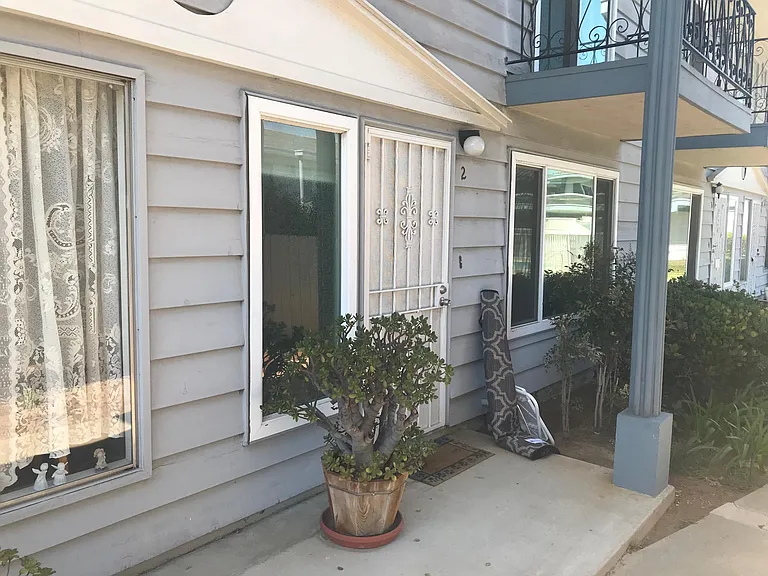 139 4th Ave #2 — Photo 3
