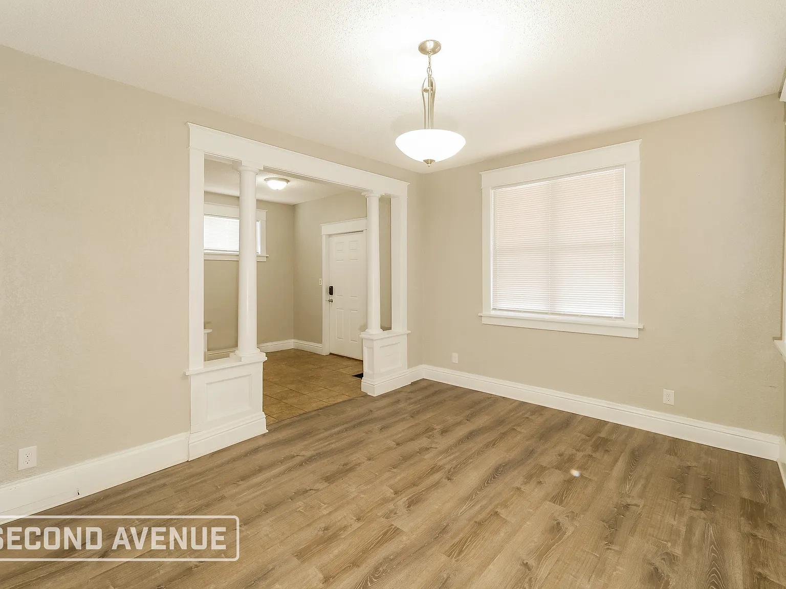 2 bed, 1.0 bath, 1484 sqft, $1,050 — Photo 3