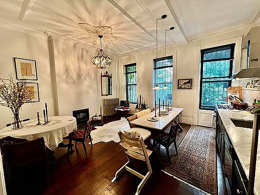 2nd image of 82 Chauncey St #2