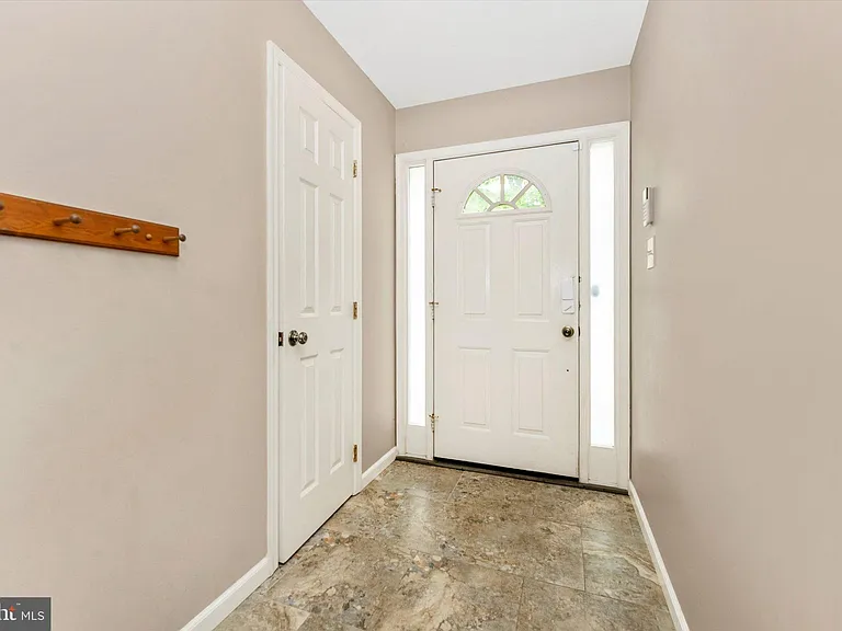 7115 Oberlin Cir — Photo 3