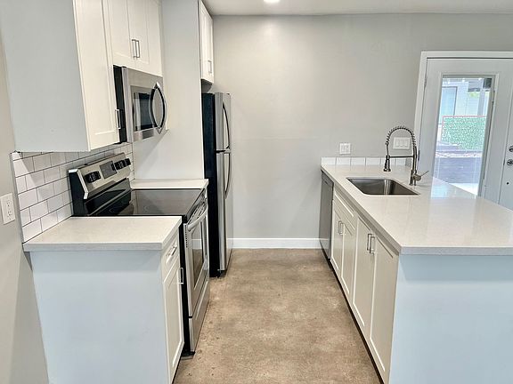 5th image of 2617-2621 E Campbell Ave #6
