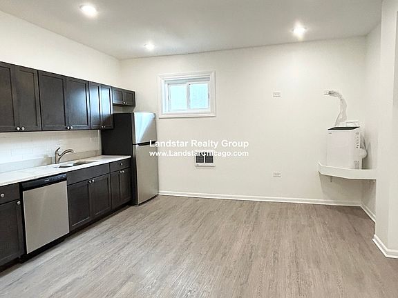 3rd image of 2548 N Sawyer Ave