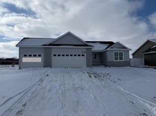 5768 Wall St, Waterloo, IA 50701