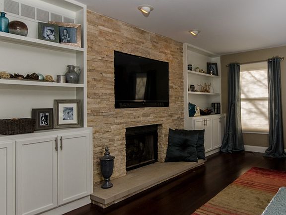 Family Room Fireplace/Built-Ins