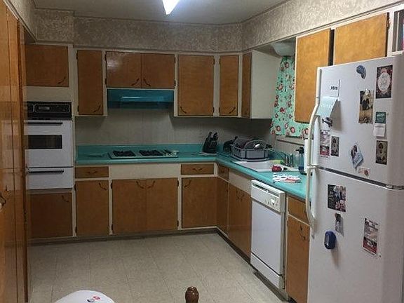 3rd image of 3406 Colony Dr