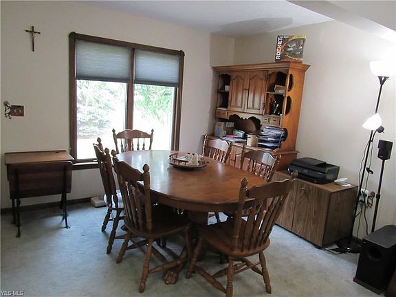 4th image of 99 Kraft St