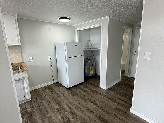 3rd image of 100 Georgia Pl #11547926