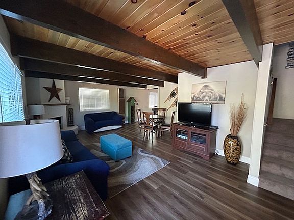 3rd image of 612 Booth Way