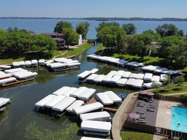 2700 N Shore Dr #405, Clear Lake, IA 50428