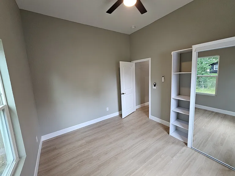 217 E Myrtle St #B — Photo 11
