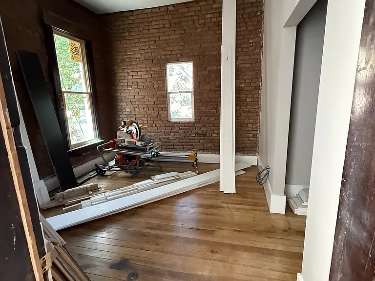 201 W Main St — Photo 40