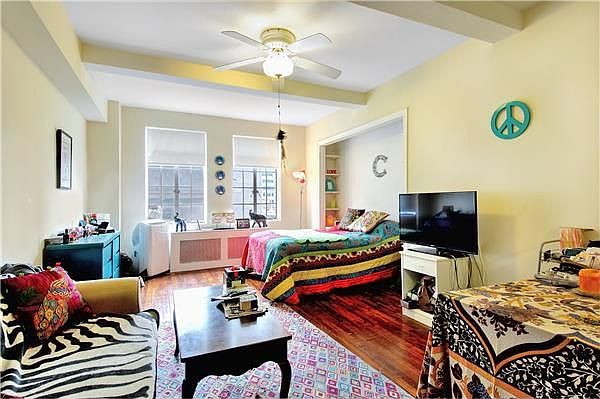 1st image of 320 E 42nd St APT 1304