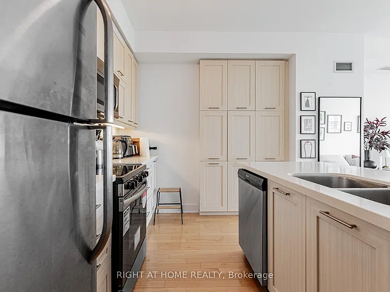 26 Norton Ave #1603 — Photo 7