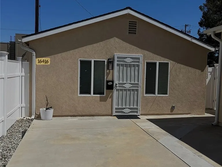 16416 Brighton Ave — Photo 1