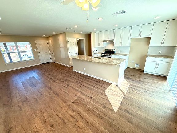 4th image of 4010 Hanover Dr