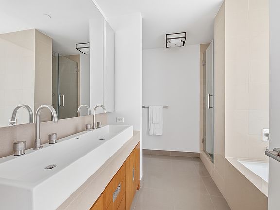 4th image of 450 W 17th St APT 2508
