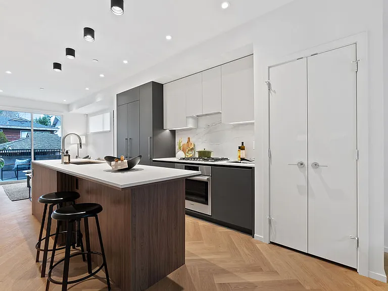 755 W 49th Ave — Photo 16