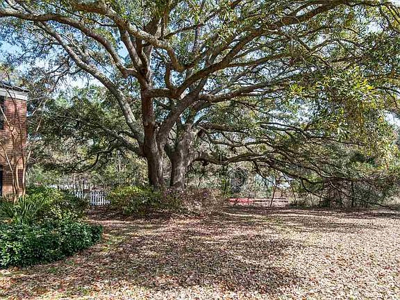 3rd image of 15 Audubon Road