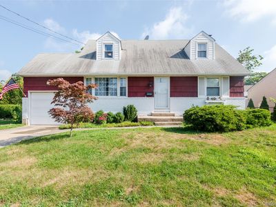 2125 Burke Place, Merrick, NY, 11566