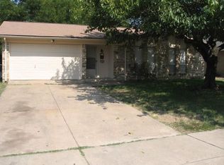 2106 Scarlet Oaks Dr, Irving, TX 75060
