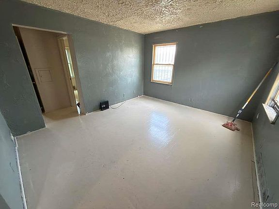 3rd image of 8667 Ashton Ave
