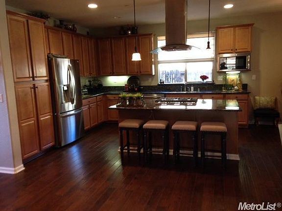 3rd image of 416 Castle Oaks Dr