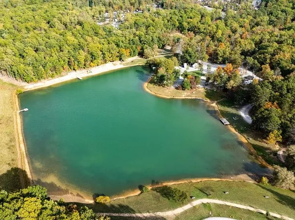 Horseshoe Holw, Greenville, VA 24440