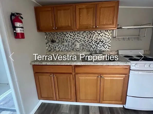 376 S Hook Road, 376 S Hook Rd APT C, Pennsville, NJ 08070