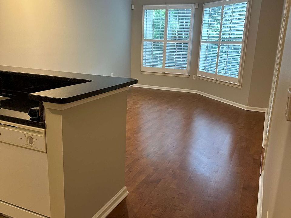 1st image of 5208 Westchester Rdg NE