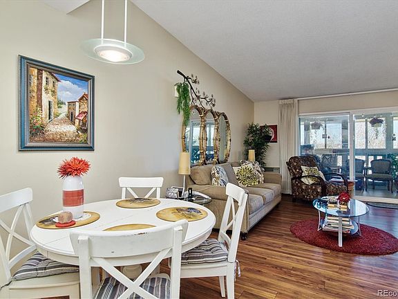 4th image of 715 S Alton Way #1D