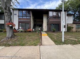 86 Arrowood Rd, Englishtown, NJ 07726