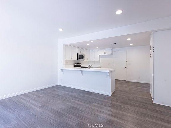 3rd image of 8406 Sunbeam Cir