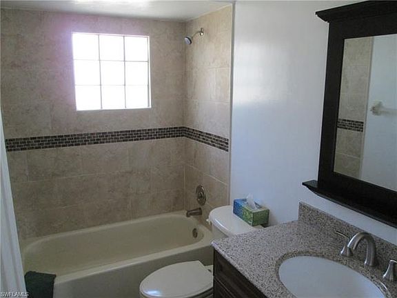 5th image of 1427 SE 19th St