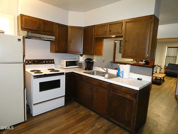 5th image of 900 SE 1st St