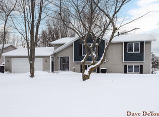 10531 Northfield Dr, Zeeland, MI 49464