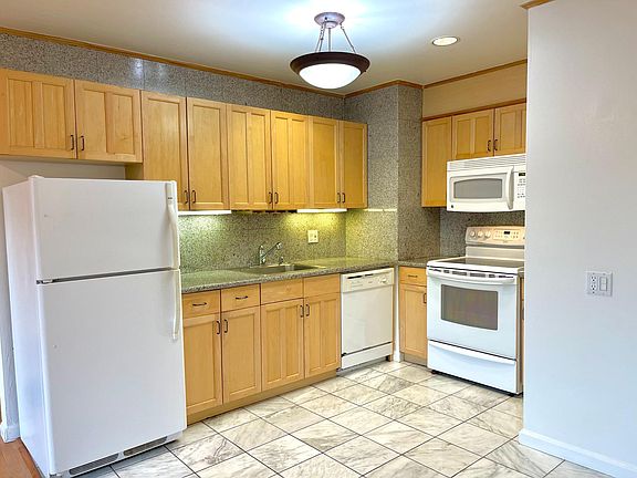 4th image of 268 12th Ave #4