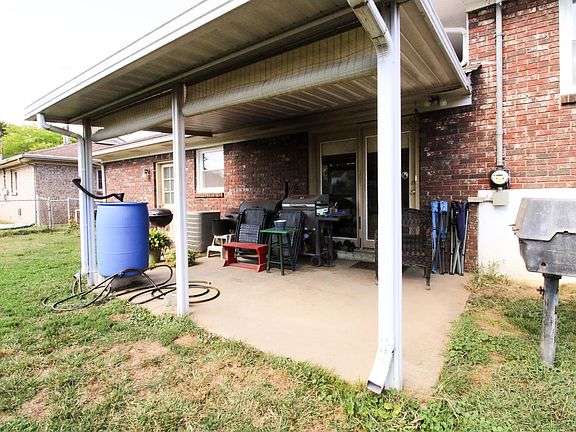 3rd image of 578 Stonehaven Dr