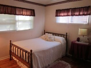 405 E Colt St, Windsor, MO 65360