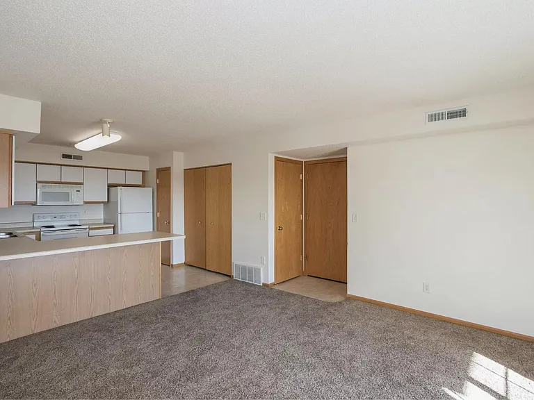 2876 Coral Ct — Photo 5