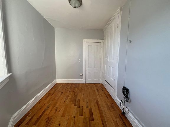 5th image of 145-47 Chestnut Ave #37E