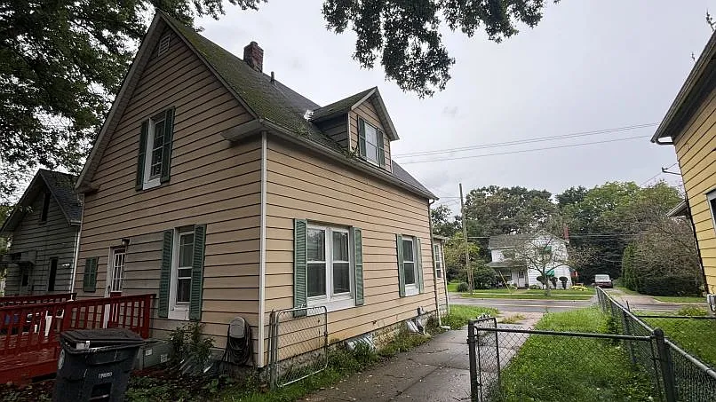 2 bed, 936 sqft, $1,100 — Photo 3