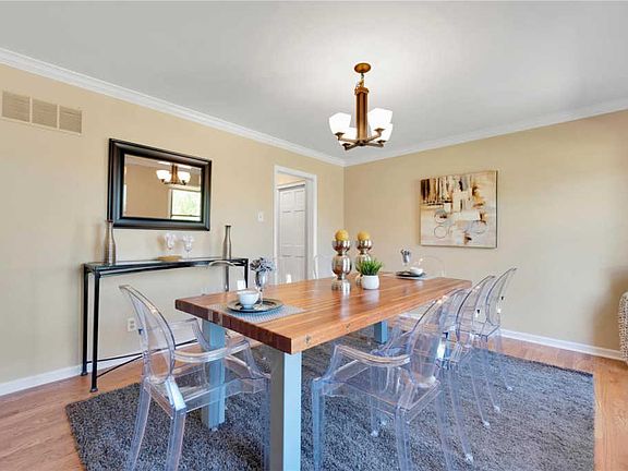 5th image of 9165 Park Haven Ln