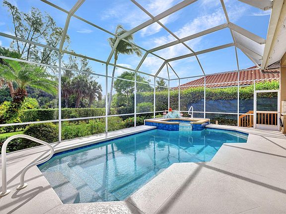 5th image of 577 Somerset Ct