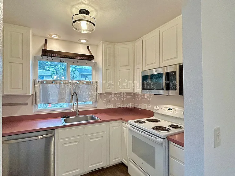 5462 SW Murray Blvd — Photo 6